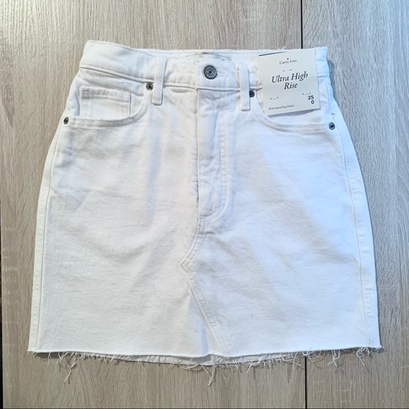 Abercrombie Curve Love Ultra High Rise White Denim Skirt - Picture 4 of 5
